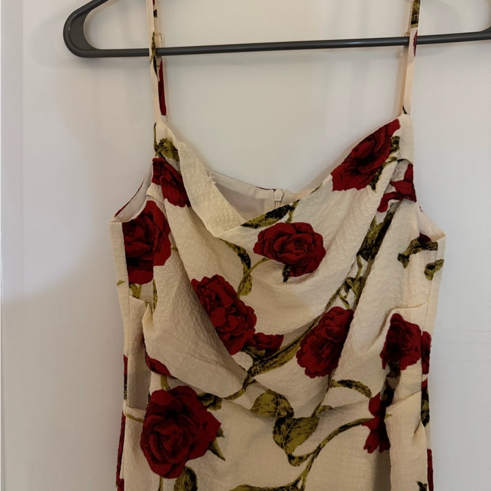 Medium Floral Dress – New | Elegant, Feminine & Flowy - Picture 3 of 10